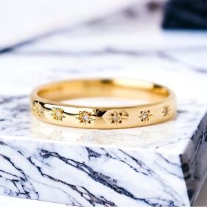 NEW 18k Gold Plated flower gem ring